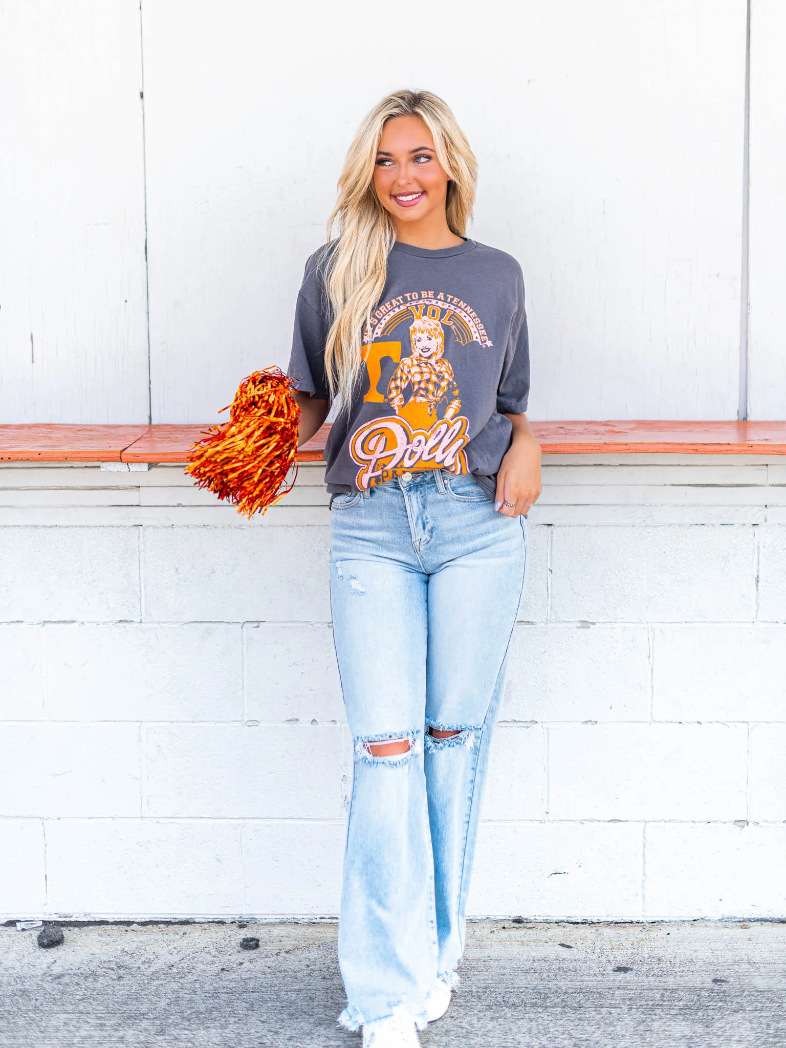 Dolly Parton It's Great to Be A Tennessee Vol Thrifted Tee - Image 9