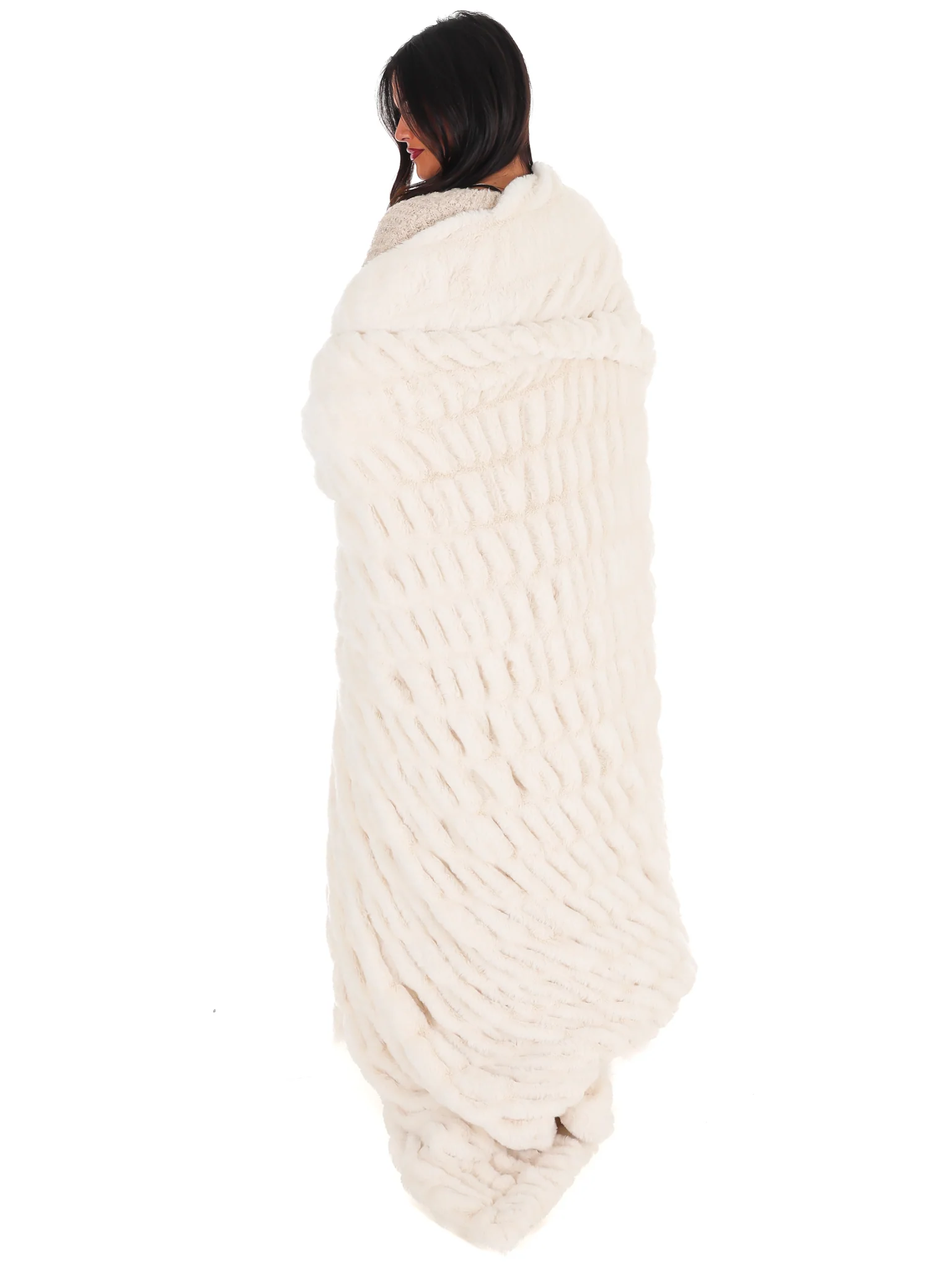 Josie's Faux Fur Ruched Blanket - Image 7