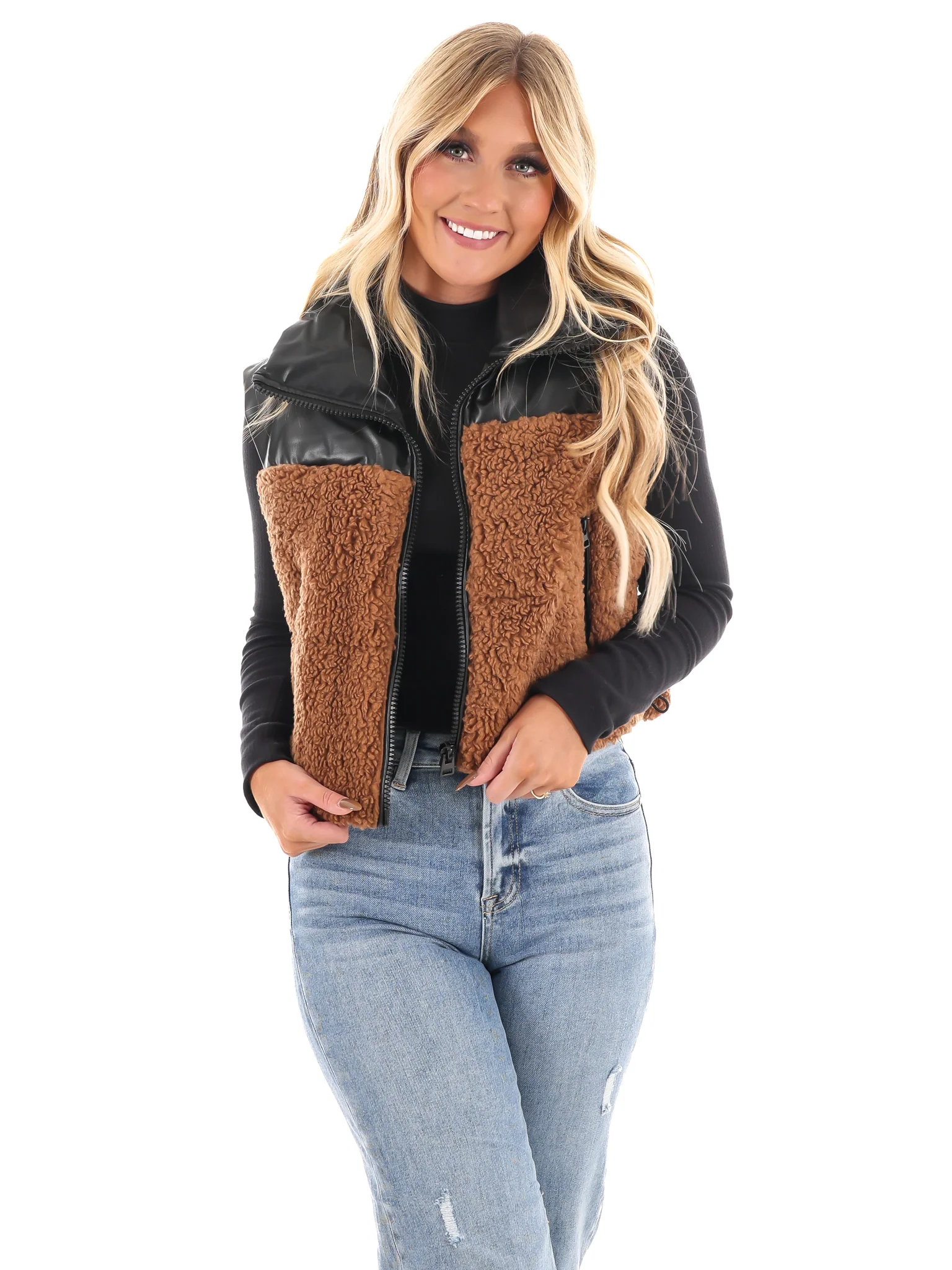 Mountain Edge Puffer Vest - Image 12