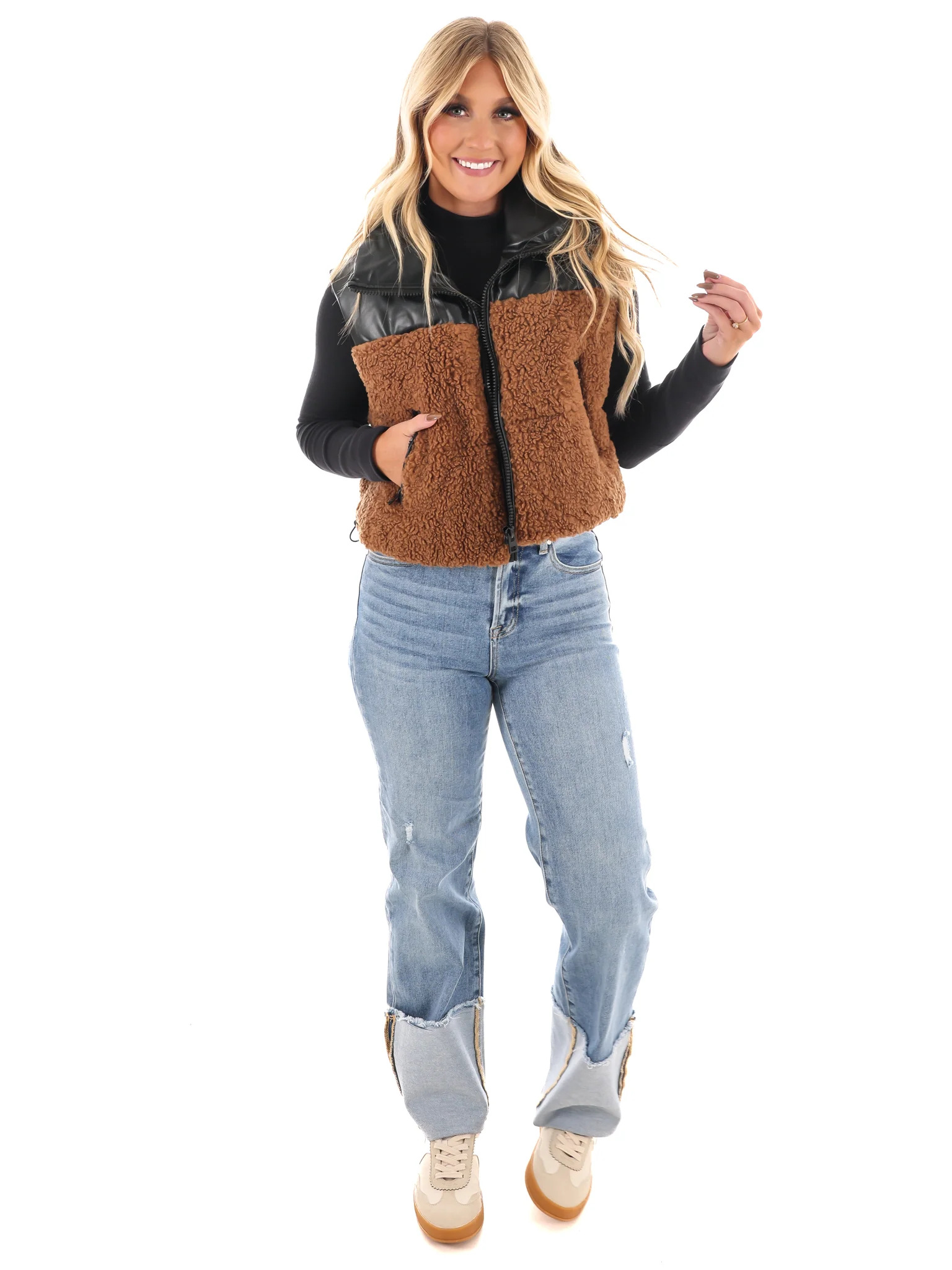 Mountain Edge Puffer Vest - Image 9