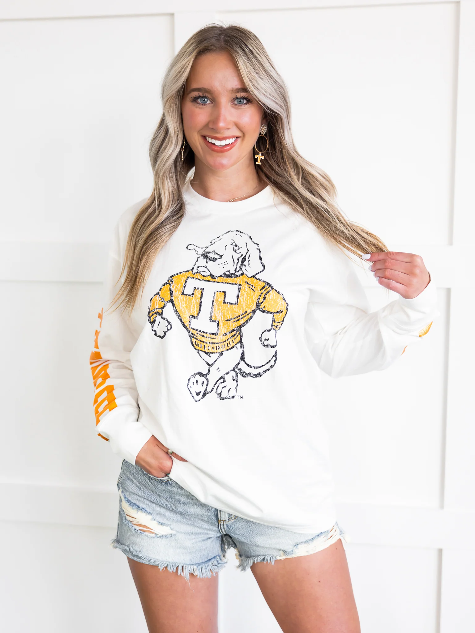Volunteers Smokey Oversized Long Sleeve Tee - Image 13
